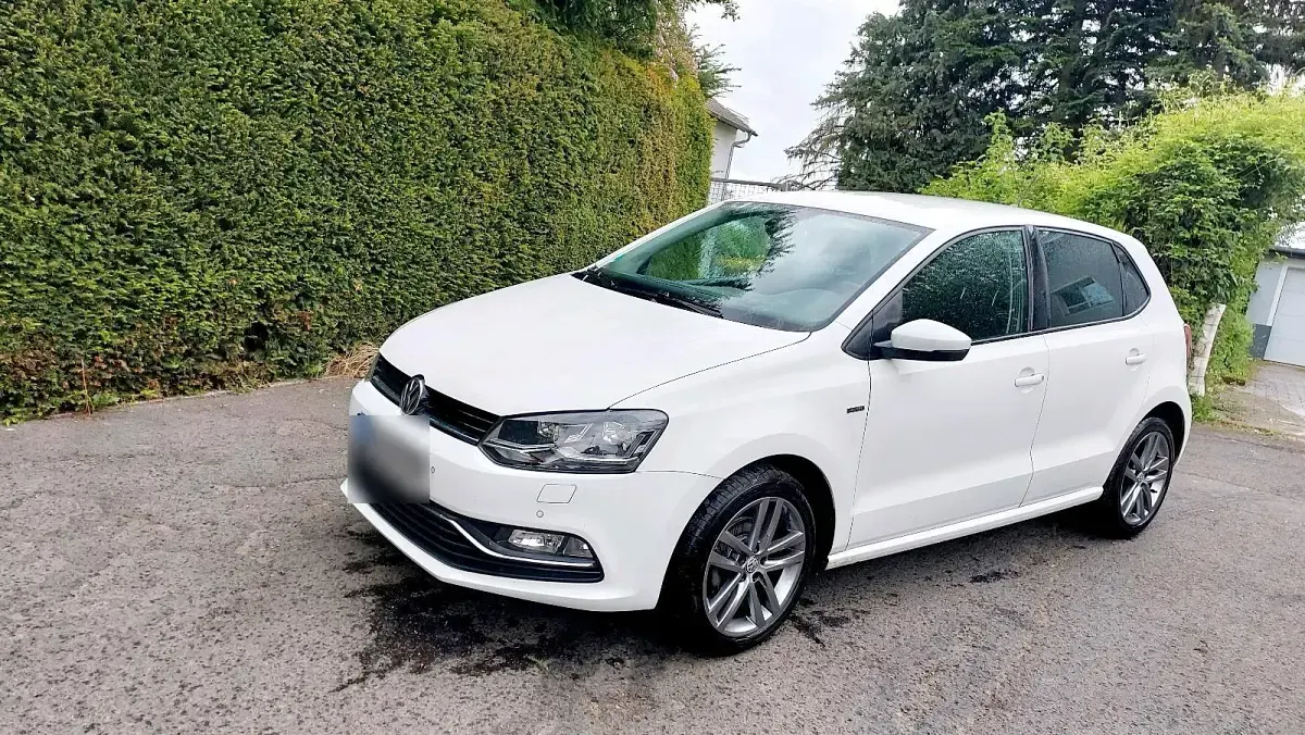 Gebraucht VW Polo 85 PS (62 kW) 2015 Weiß Kleinwagen