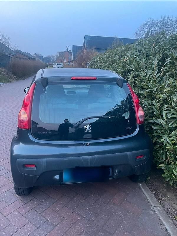 Gebraucht Peugeot 107 68 PS (50 kW) 2008 Grau Kleinwagen