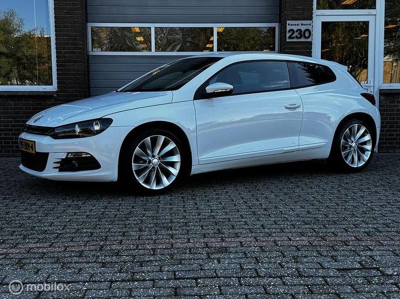 Weiß Gebraucht 2009 VW Scirocco Highline Coupé | 4.450 € (Fairer Preis) - Bild 1/4