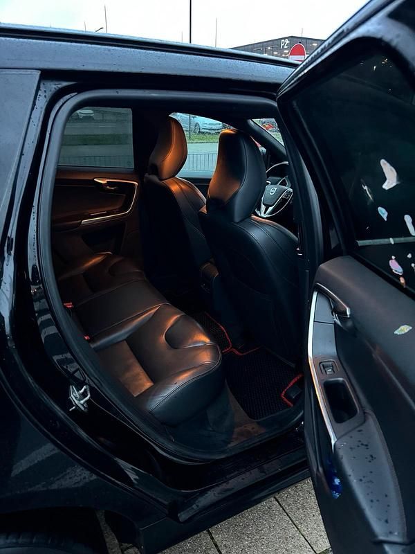 Gebraucht Volvo XC60 181 PS (133 kW) 2015 Schwarz SUV