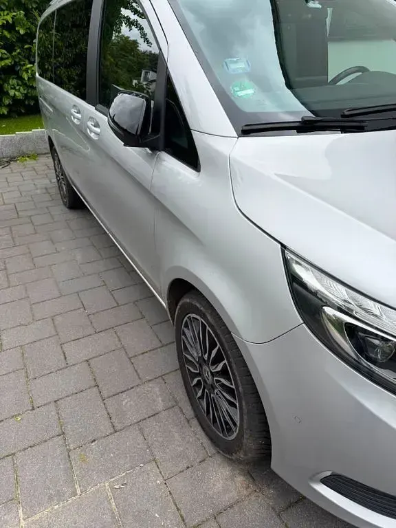 Gebraucht Mercedes E250 190 PS (139 kW) 2018 Silber Van / Kleinbus
