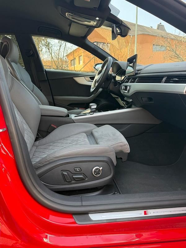 Second-hand Audi A5 S-Line 204 CP (150 kW) 2022 Roșu Coupe