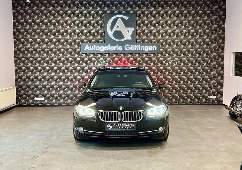 Gebraucht BMW 520 Sport Line 184 PS (135 kW) 2012 Schwarz Kombi