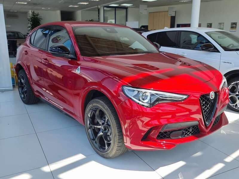 Rosso alfa, uni Gebraucht 2023 Alfa Romeo Stelvio Quadrifoglio SUV | 82.790 € - Bild 1/4