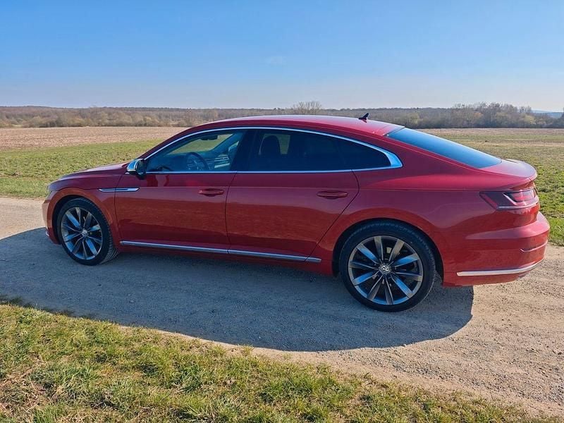 Gebraucht VW Arteon Elegance 150 PS (110 kW) 2019 Rot Kleinwagen