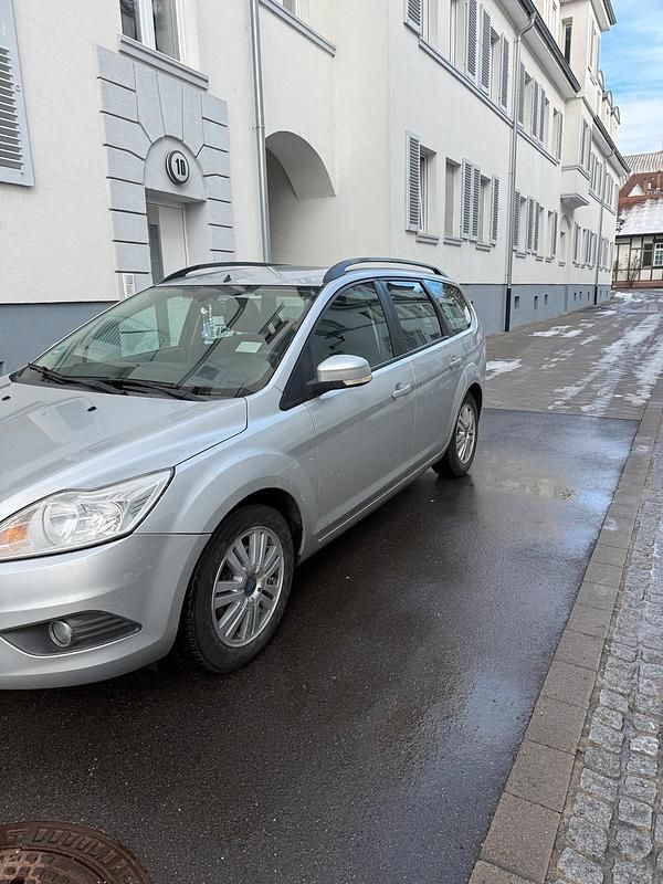 Gebraucht Ford Focus 108 PS (79 kW) 2009 Silber Kombi