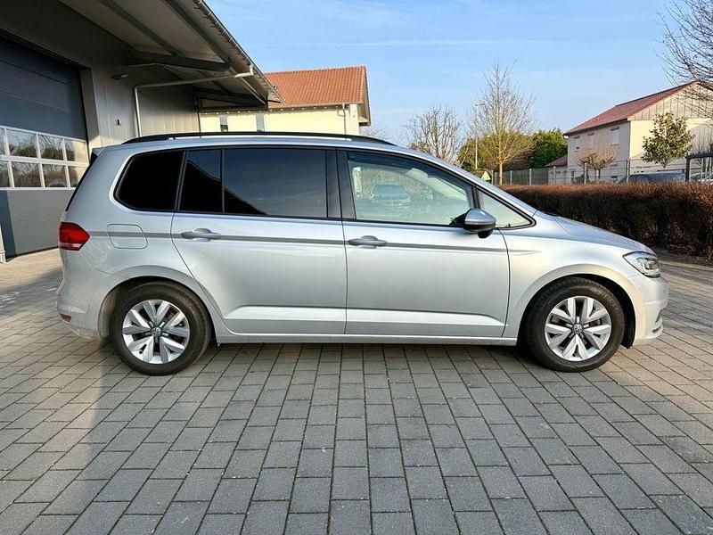 Gebraucht VW Touran Comfortline 116 PS (85 kW) 2016 Silber Van / Kleinbus