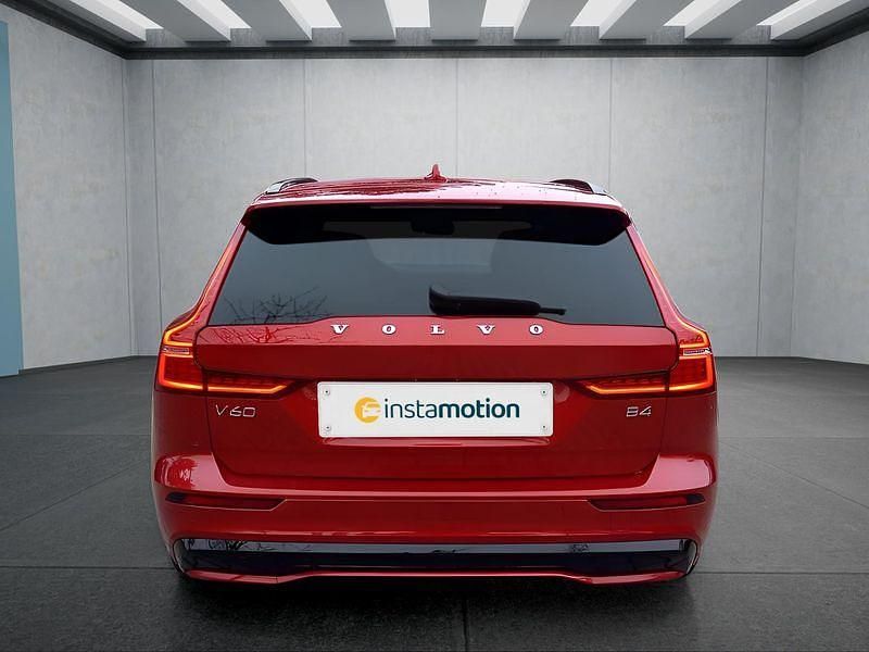 Gebraucht Volvo V60 Plus 197 PS (144 kW) 2024 Rot Kombi