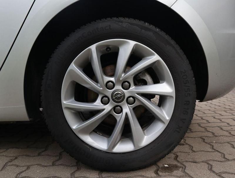 Gebraucht Opel Astra Edition 110 PS (80 kW) 2021 Silver metallic Limousine