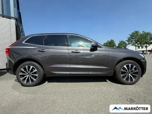 Gebraucht Volvo XC60 Core 197 PS (144 kW) 2023 Grau SUV