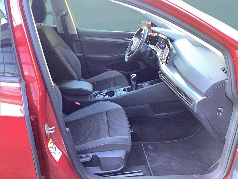 Gebraucht VW Golf VIII 131 PS (96 kW) 2022 Rot Kleinwagen