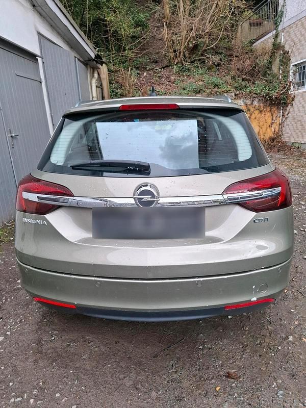 Gebraucht Opel Insignia 136 PS (100 kW) 2016 Gold Kombi