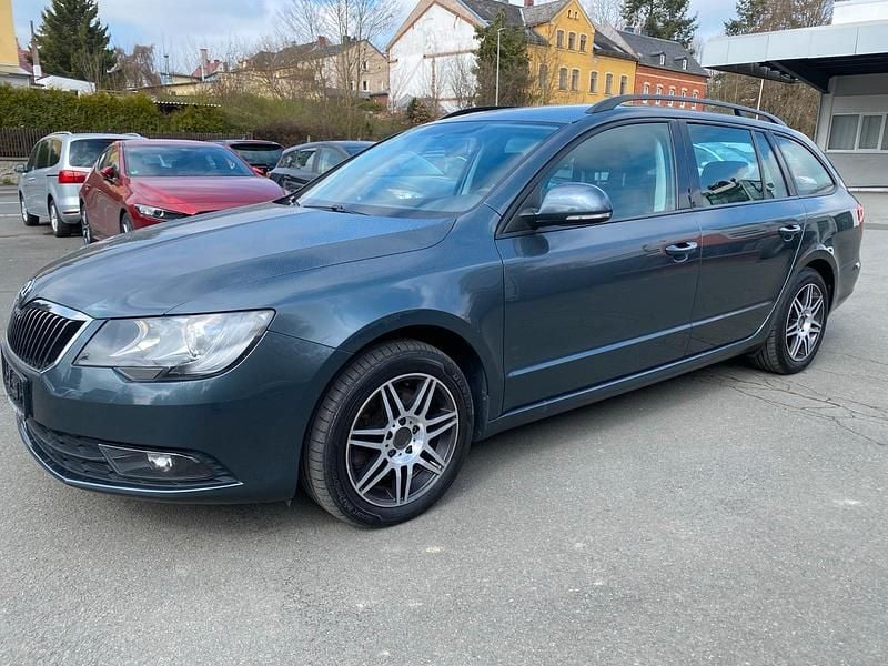 Gebraucht Skoda Superb 140 PS (102 kW) 2015 Grau Kombi