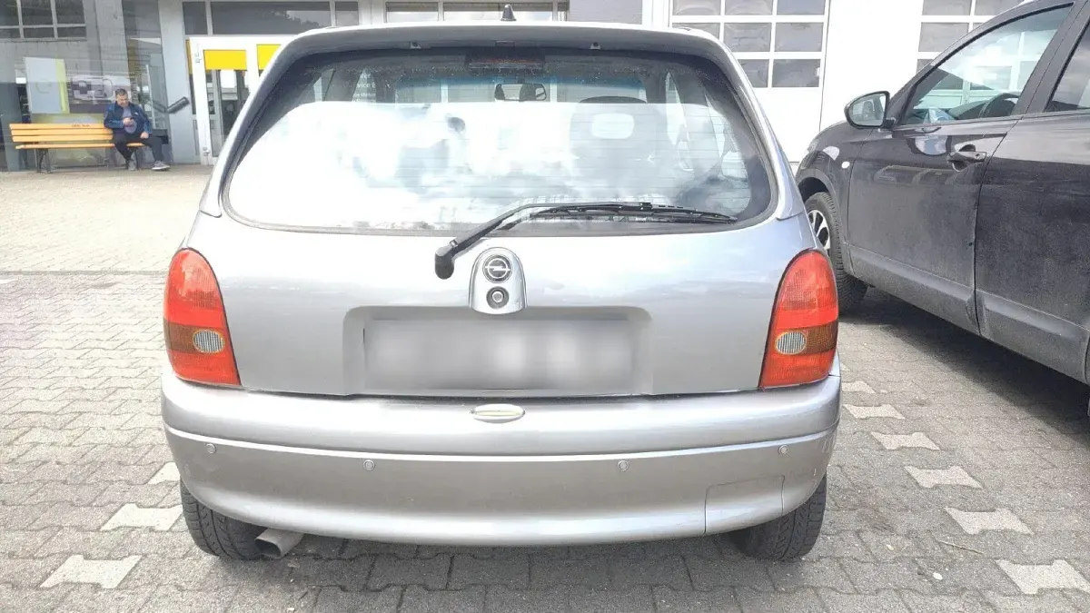Second-hand Opel Corsa 90 CP (66 kW) 1997 Gri Hatchback