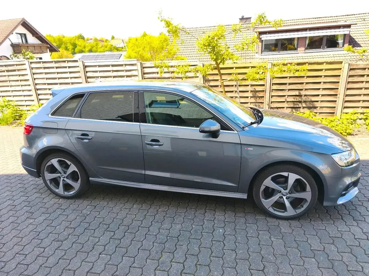 Gebraucht Audi A3 Sportback S-Line 150 PS (110 kW) 2018 Grau Kleinwagen