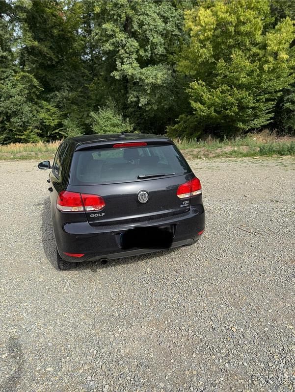 Gebraucht VW Golf VI 105 PS (77 kW) 2012 Schwarz Kleinwagen