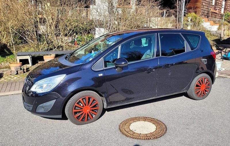 Gebraucht Opel Meriva Edition 120 PS (88 kW) 2011 Van / Kleinbus