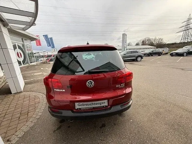 Gebraucht VW Tiguan LOUNGE 184 PS (135 kW) 2016 Wild cherry red metallic SUV