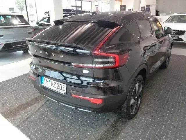 Używany Volvo EC40 Plus 169 kW (231 KM) 2023 Czarny SUV