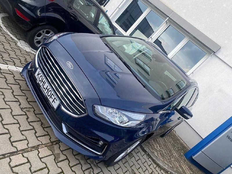 Gebraucht Ford S-MAX Titanium 190 PS (139 kW) 2023 Blau Van / Kleinbus