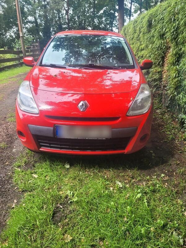 Rot Gebraucht 2011 Renault Clio II Kleinwagen | 1.990 € (Guter Preis) - Bild 1/4