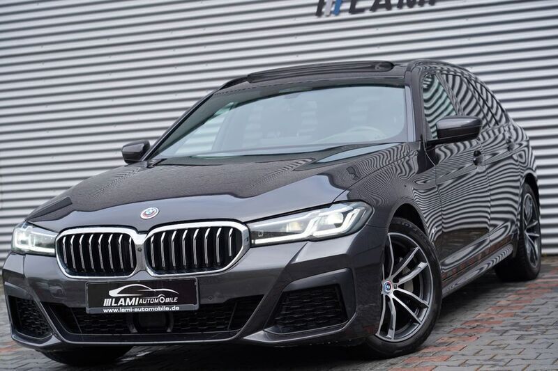 Sophistograu brillanteffekt me Gebraucht 2023 BMW 530 M Sport Kombi | 37.999 € (Fairer Preis) - Bild 1/4