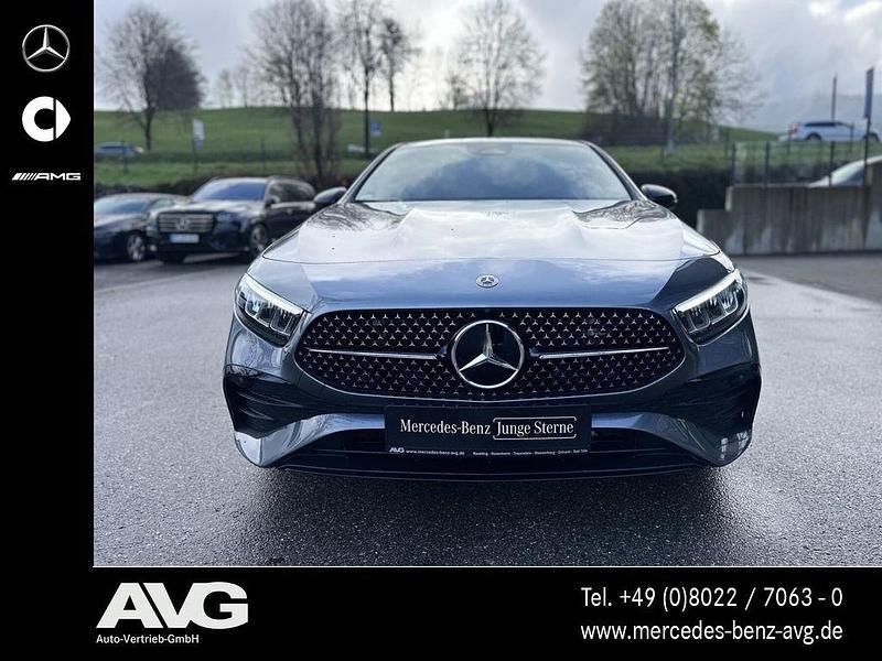 Gebraucht Mercedes A180 Edition 136 PS (100 kW) 2025 Grau Limousine