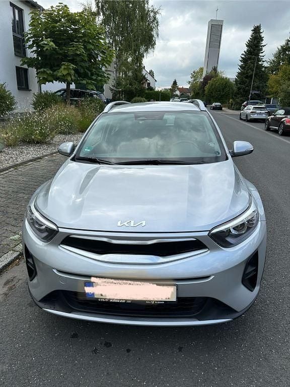 Silber Gebraucht 2023 Kia Stonic Vision SUV | 17.000 € (Fairer Preis) - Bild 1/4