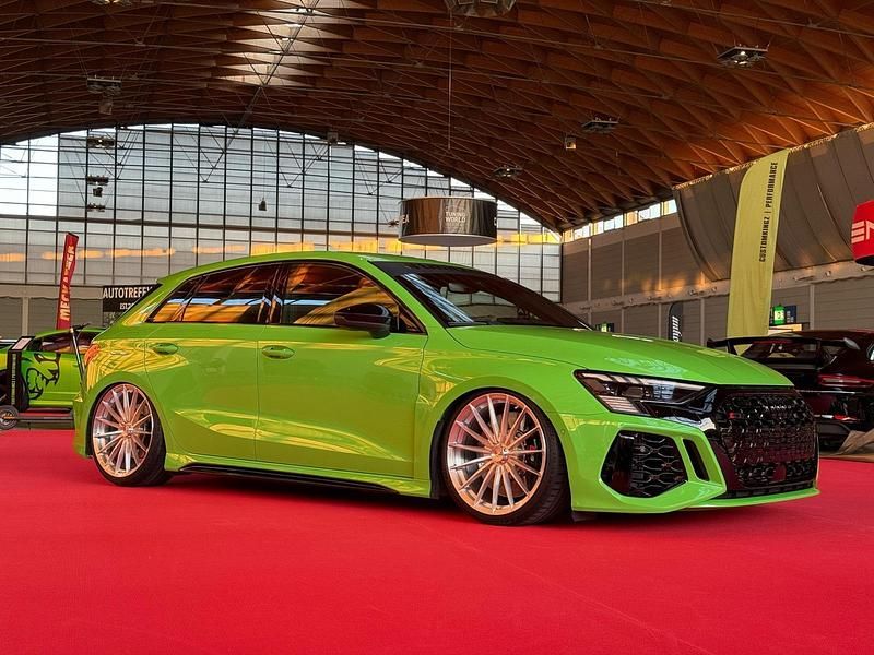 Grün Gebraucht 2023 Audi RS3 Limousine | 59.000 € (Etwas zu teuer) - Bild 1/4