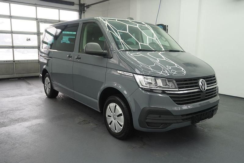 Gebraucht VW Multivan 150 PS (110 kW) 2020 Grau Van