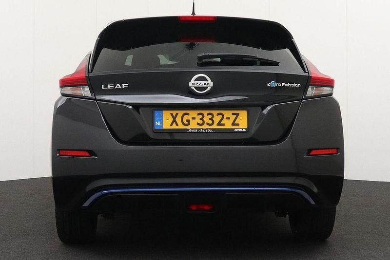Gebraucht Nissan Leaf 360º 80 kW (109 PS) 2018 Schwarz Kleinwagen