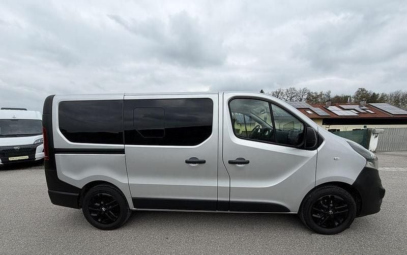 Gebraucht Opel Vivaro 140 PS (102 kW) 2015 Grau Van / Kleinbus