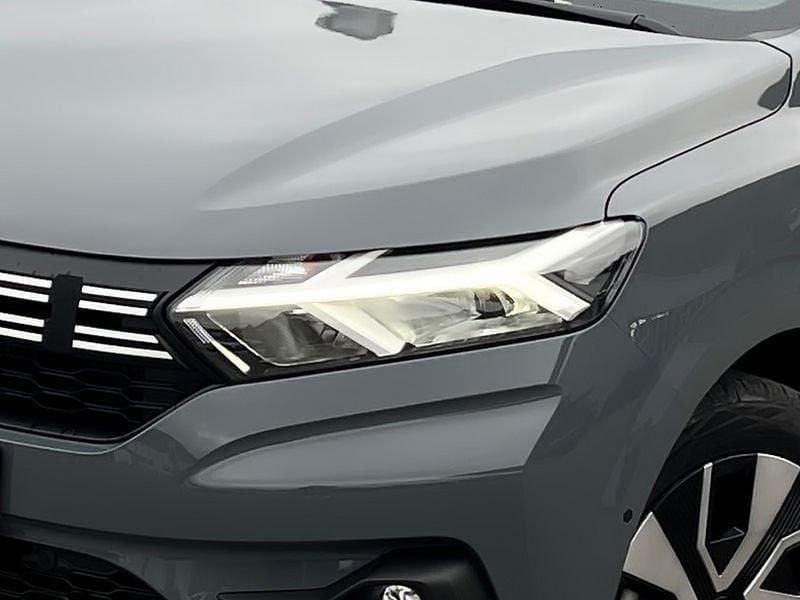 Neu Dacia Sandero Expression 91 PS (66 kW) 2025 Grau Kleinwagen