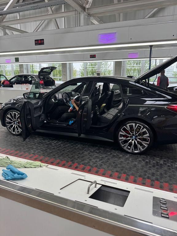 Schwarz Gebraucht 2024 BMW i4 Performance Limousine | 57.500 € - Bild 1/4