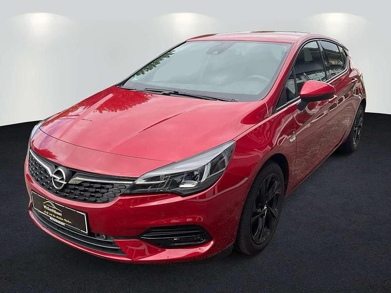 Chili rot/kardio rot Gebraucht 2021 Opel Astra GS Line Limousine | 15.490 € (Fairer Preis) - Bild 1/4