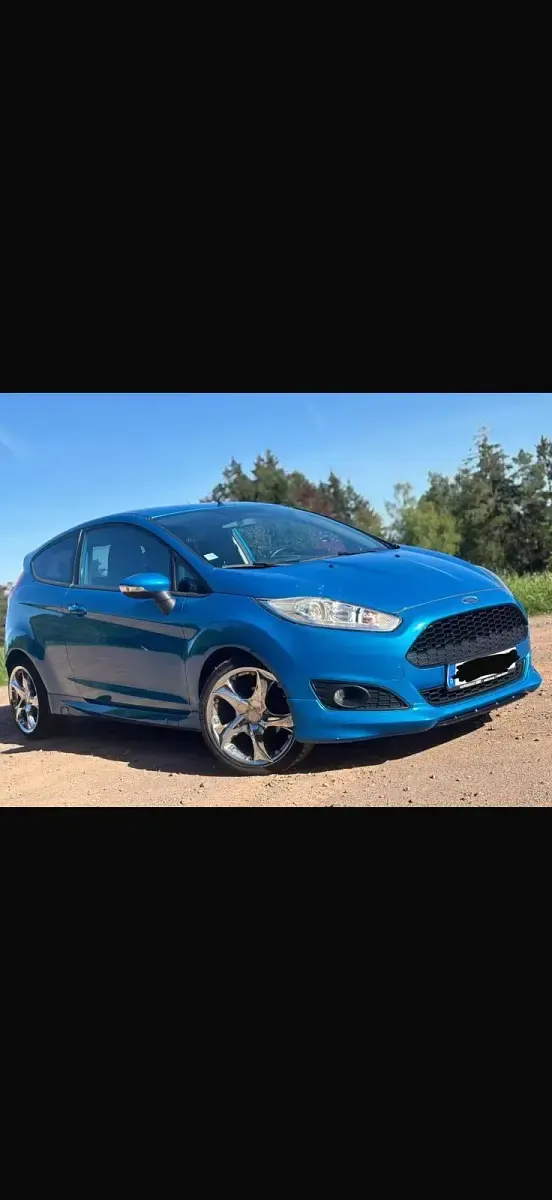 Gebraucht Ford Fiesta 120 PS (88 kW) 2014 Blau Kleinwagen
