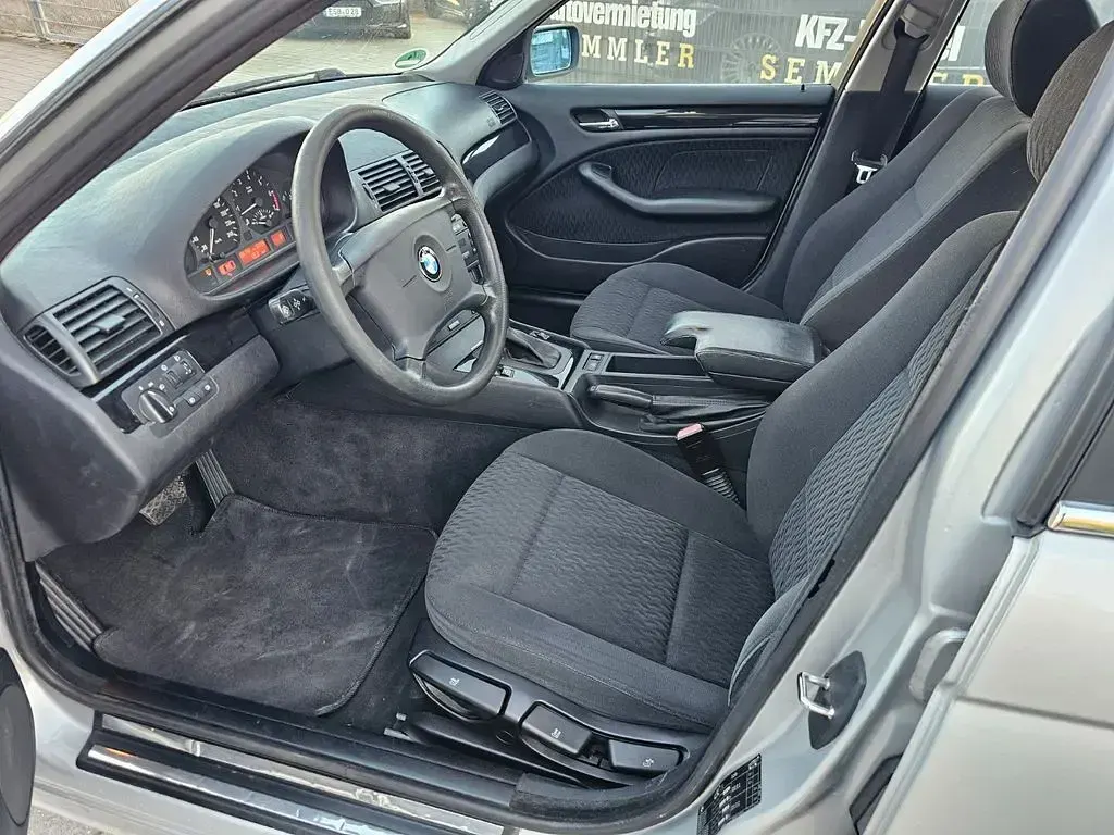 Gebraucht BMW 320 150 PS (110 kW) 1999 Silber Limousine