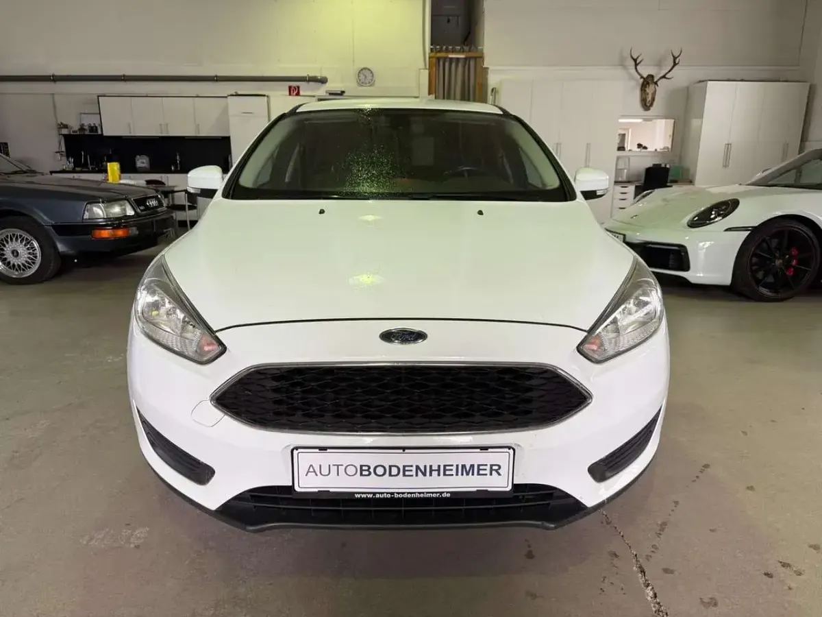 Gebraucht Ford Focus 125 PS (91 kW) 2017 Frozen white Kombi