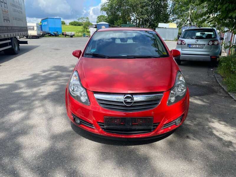 Rot Gebraucht 2006 Opel Corsa Limousine | 900 € (Fairer Preis) - Bild 1/4