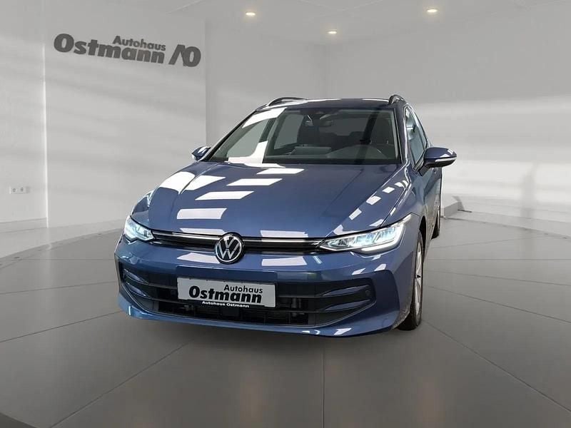 Blau Gebraucht 2024 VW Golf VIII Life Kombi | 27.879 € (Fairer Preis) - Bild 1/4