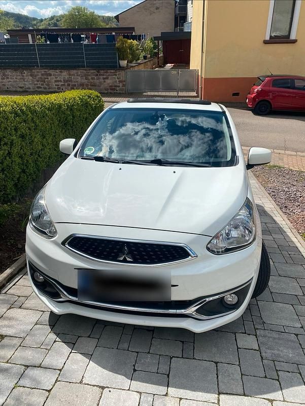 Second-hand Mitsubishi Space Star Plus 71 CP (52 kW) 2015 Alb Hatchback