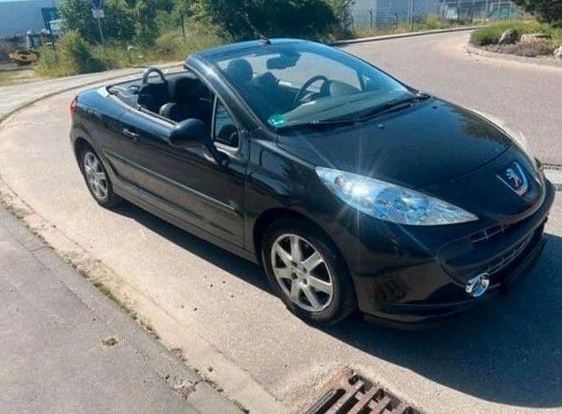 Schwarz Gebraucht 2007 Peugeot 207 CC Platinum Cabrio | 1.780 € (Guter Preis) - Bild 1/4
