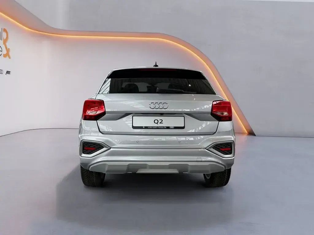 Neu Audi Q2 Advanced Plus 150 PS (110 kW) 2026 Silber SUV
