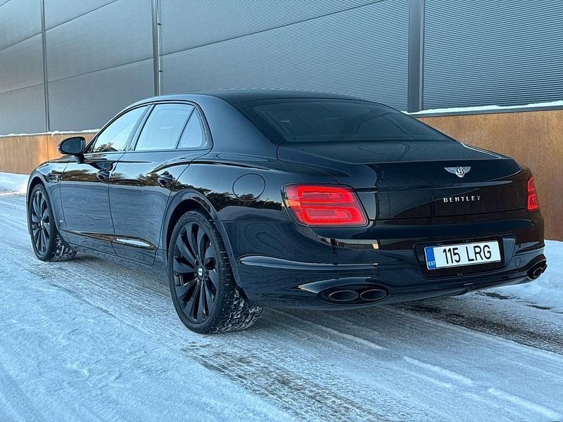 Gebraucht Bentley Flying Spur Mulliner 544 PS (400 kW) 2022 Schwarz Limousine