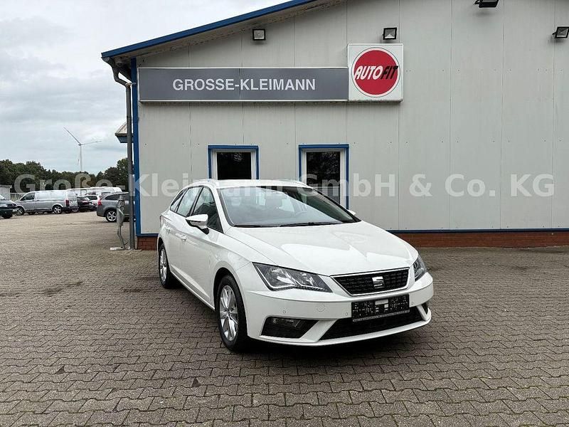 Weiß Gebraucht 2020 Seat Leon ST Style Kombi | 14.900 € (Fairer Preis) - Bild 1/4