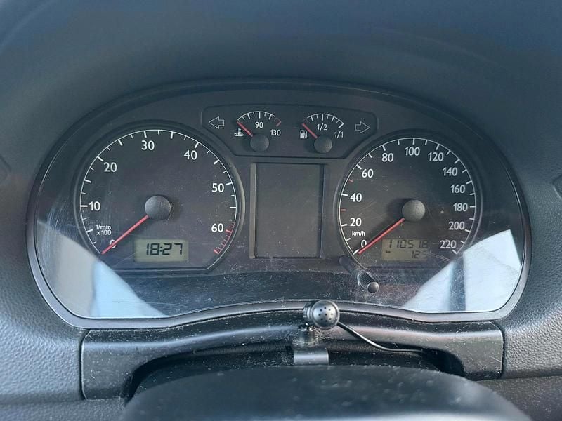 Gebraucht VW Polo 64 PS (47 kW) 2002 Grau Kleinwagen