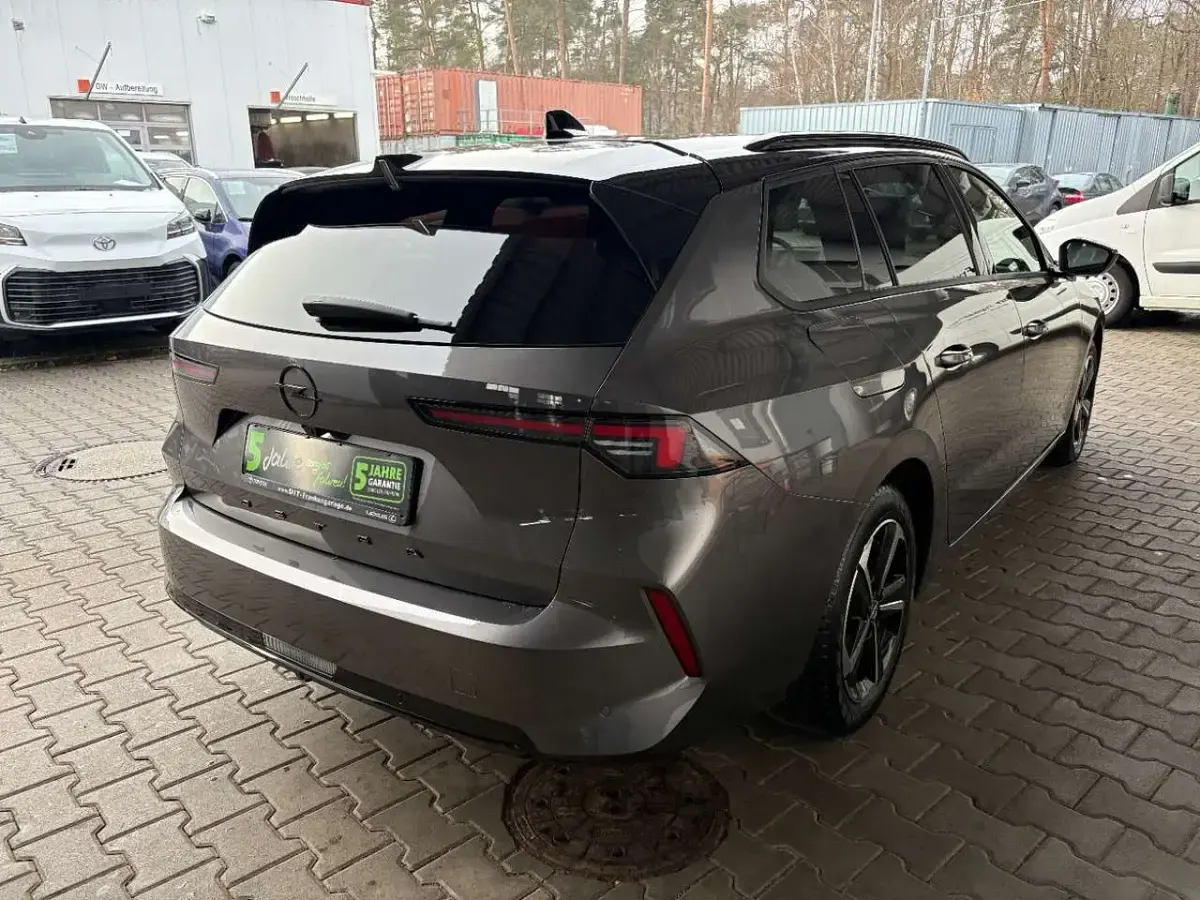 Używany Opel Astra 131 KM (96 kW) 2025 Szary Kombi