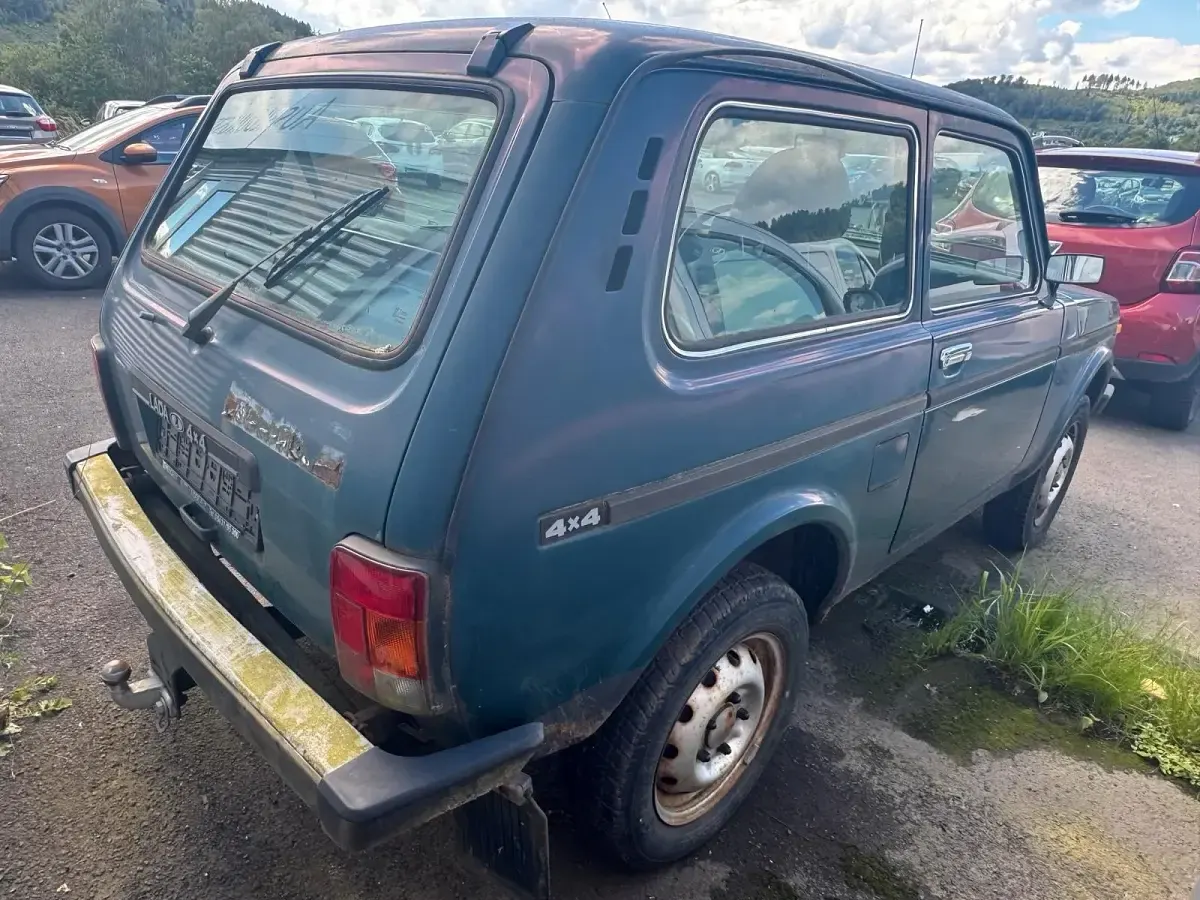 Gebraucht Lada niva 82 PS (60 kW) 2008 Grün SUV