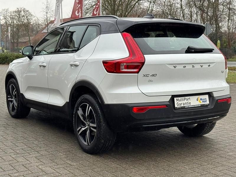 Gebraucht Volvo XC40 R-Design 163 PS (119 kW) 2021 Weiß SUV