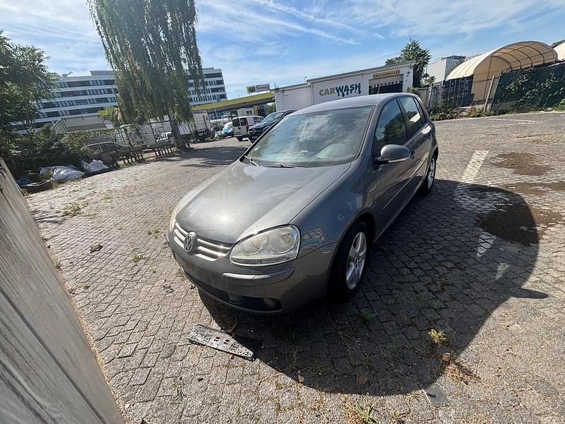 Grau Gebraucht 2006 VW Golf V Limousine | 3.500 € (Fairer Preis) - Bild 1/4